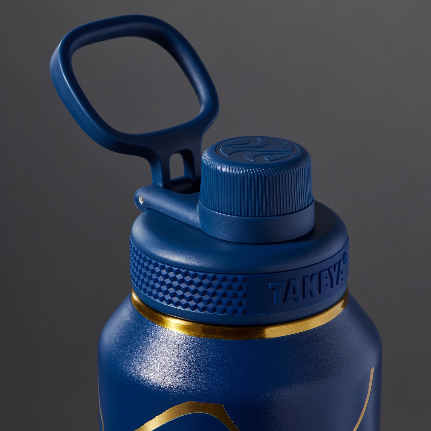 kintsugi-water-bottle-with-spout-lid-e1 51390-TK_HO25_Kintsugi_Takeya9266.png